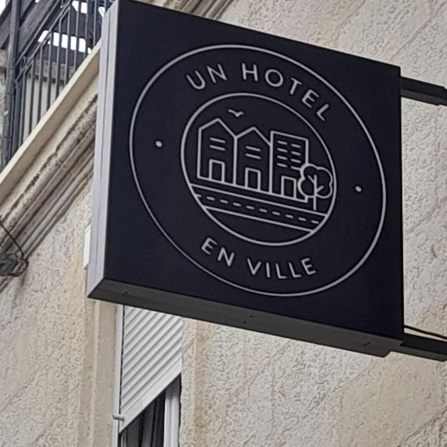 Un Hotel En Ville La Rochelle  Exterior photo